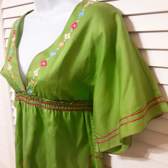 Embroidery Chelsa & Violet Plunge Neckline - Picture 4 of 9